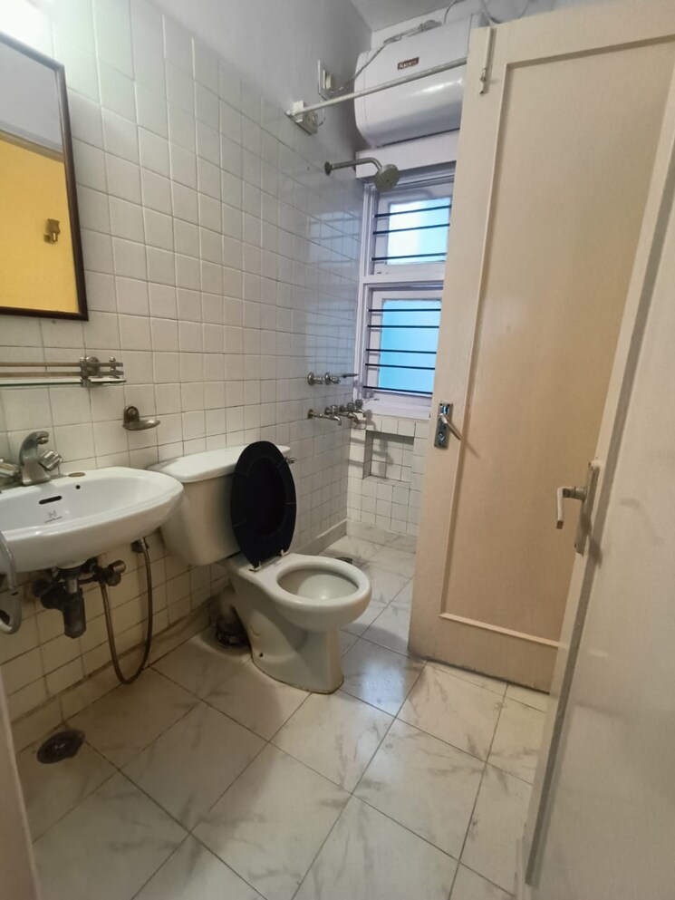 Master Bedroom, navjeevan vihar 2 Bedroom 275 Sq.Yd. Builder Floor In Navjeevan Vihar Delhi 8795375