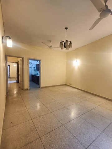 Room in 2 BHK Builder Floor at Navjeevan Vihar – for Rent