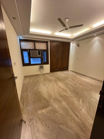 Bedroom in 3 BHK Builder Floor at Hauz Khas – for Rent