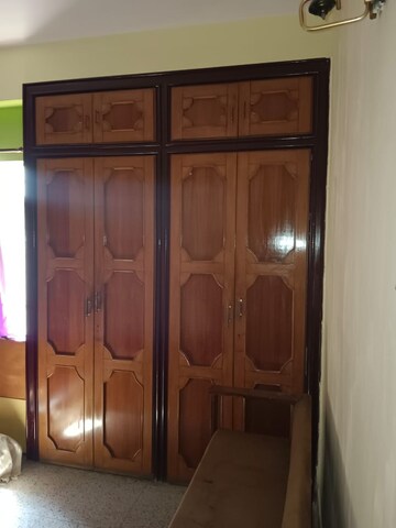 Room in 2 BHK Apartment at Kidwaipur Postal Colony – for Rent