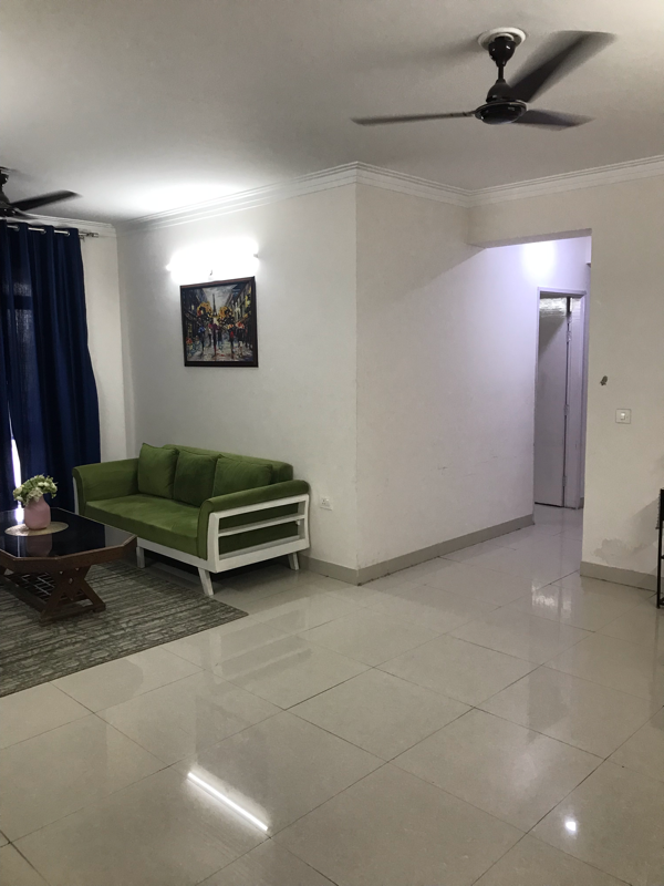 3.5 BHK + Servant Room Apartment For Sale in Pareena Express Heights