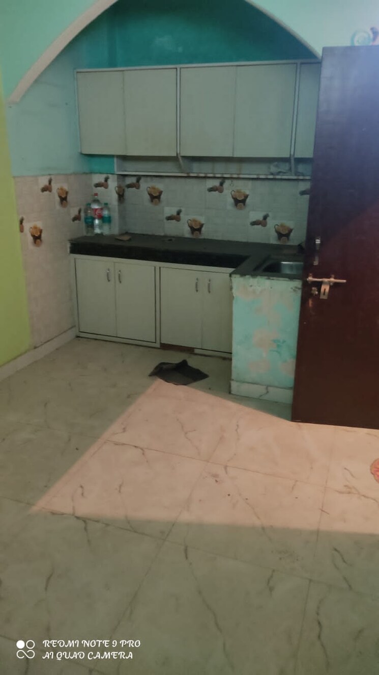 Kitchen, krishna park 2 Bedroom 65 Sq.Yd. Builder Floor In Krishna Park Delhi 8795407