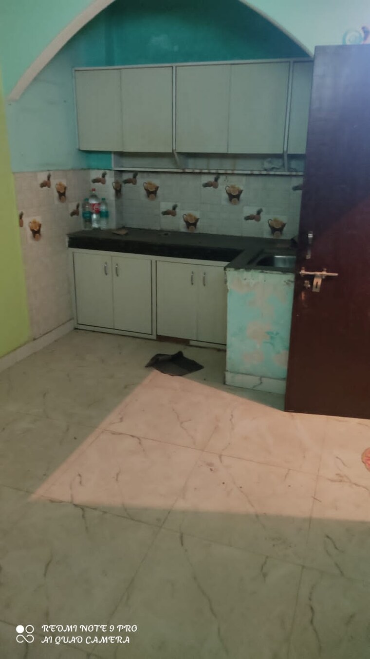 Kitchen, krishna park 2 Bedroom 65 Sq.Yd. Builder Floor In Krishna Park Delhi 8795407