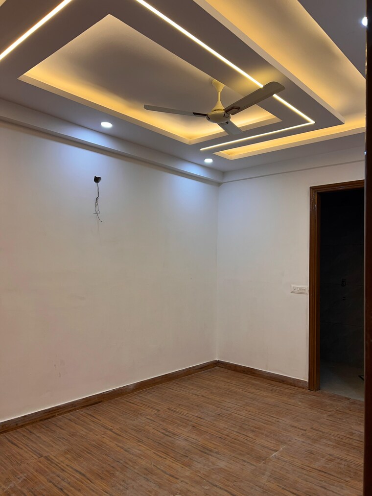 Room, ml-73-avenue 4 Bedroom 1700 Sq.Ft. Builder Floor In Sector 73 Noida 8795432