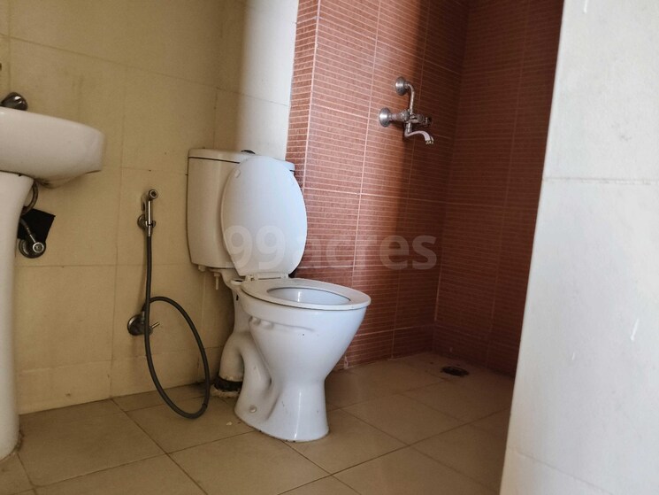 Bathroom, mahagun-mywoods 2.5 Bedroom 1110 Sq.Ft. Apartment In Sector 16c Greater Noida Greater Noida 8795445