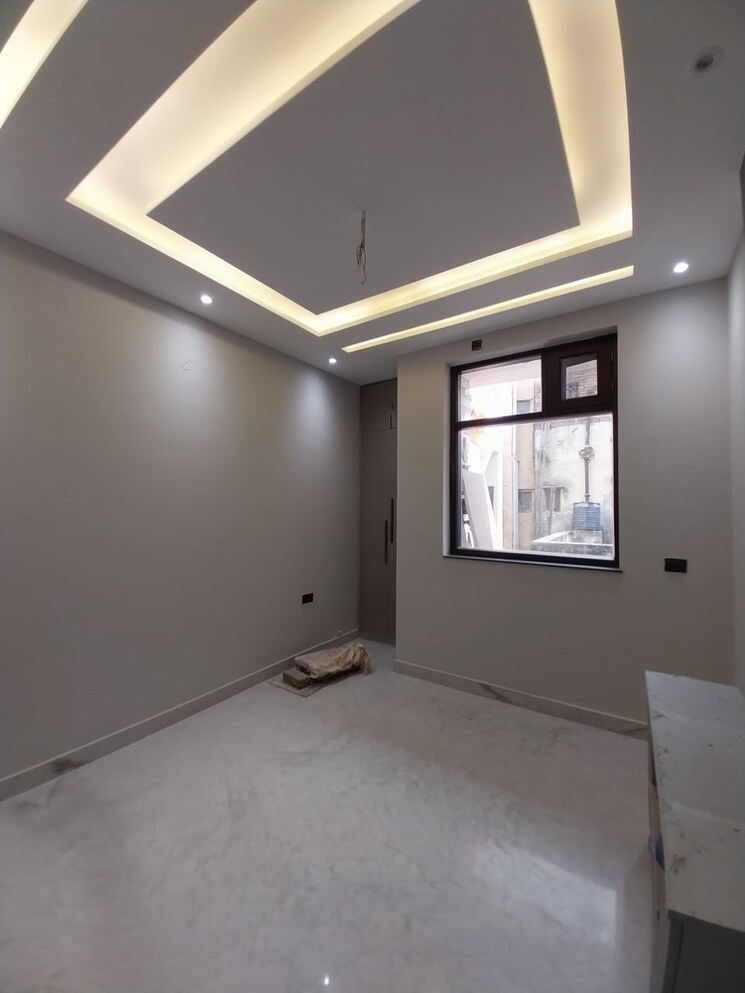 Bedroom, navbharat-apartments 2.5 Bedroom 1000 Sq.Ft. Apartment In Paschim Vihar Delhi 8795471