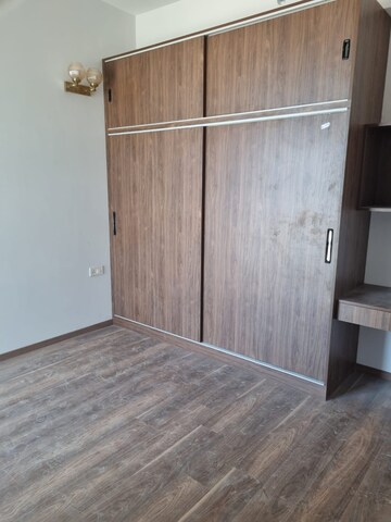 Room in 3 BHK Apartment at Conscient Hines Elevate, Sector 59 – for Rent