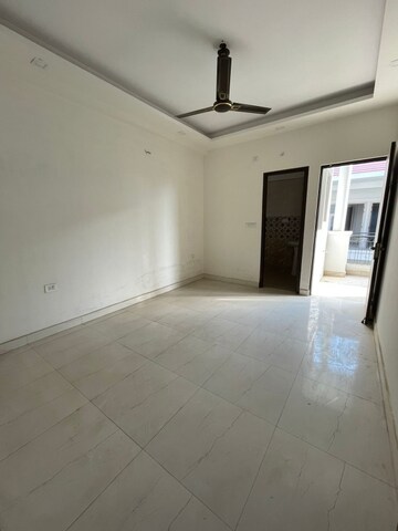 Room in 3 BHK Villa at Sindhuja Valley, Sector 10 Greater Noida – for Rent