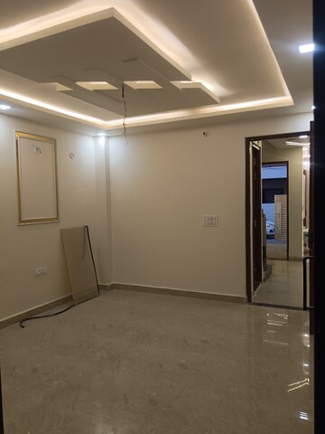 Room in 3 BHK Villa at Gomti Nagar – for Sale