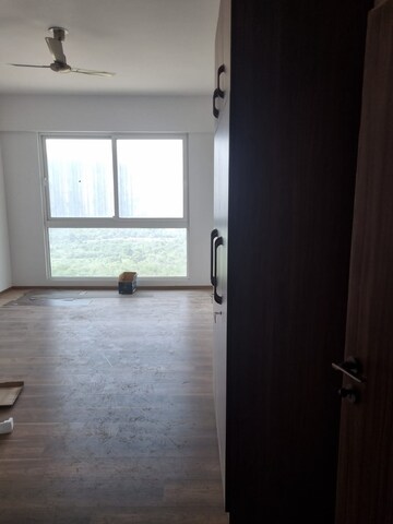 Room in 3 BHK Apartment at Conscient Hines Elevate, Sector 59 – for Rent