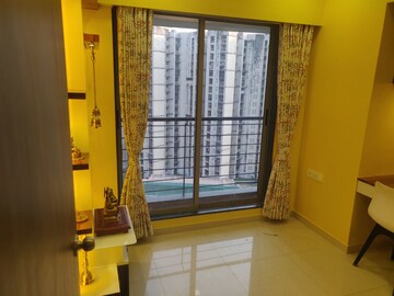 Room in 3 BHK Apartment at Kalpataru The Sunrise, Kolshet Road – for Rent
