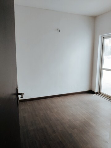 Room in 4 BHK Apartment at BPTP Park Elite Floor II, Sector 75 – for Rent