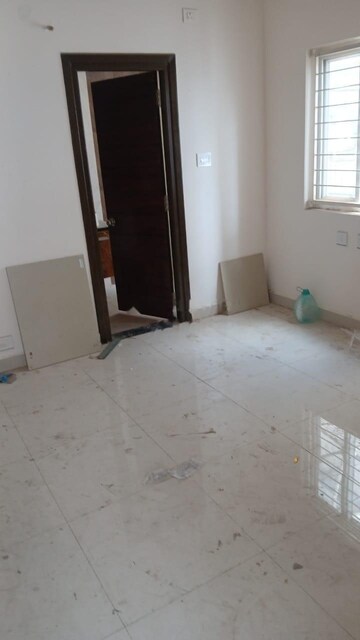 Room in 2 BHK Apartment at SMR Vinay Iconia Hyderabad, Kondapur – for Rent