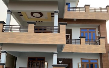6+ BHK Independent House For Sale in Sector 16