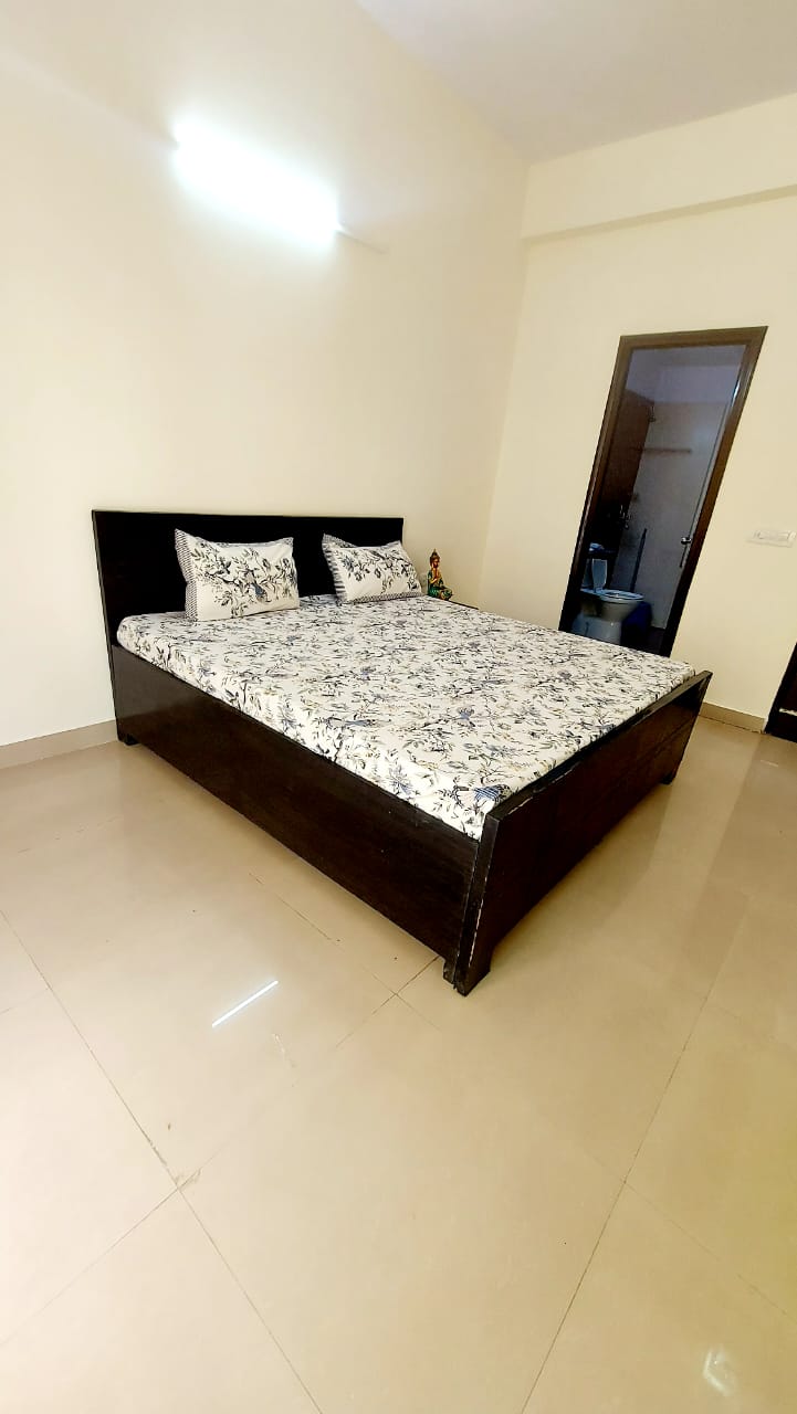 3 BHK + Study Room,Extra Room 2135 Sq.Ft. Apartment in Wave Amore