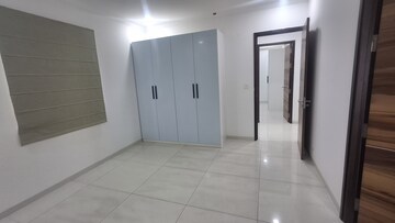 Room in 3 BHK Apartment at Jayabheri The Summit, Narsingi – for Rent