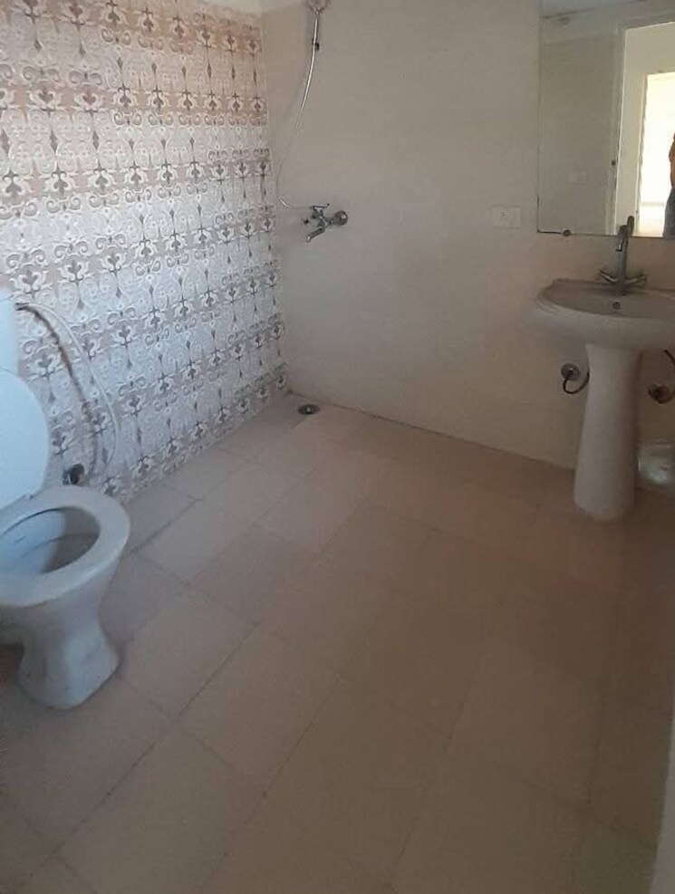 Bathroom, mahagun-mywoods 3 Bedroom 721 Sq.Ft. Apartment In Sector 16c Greater Noida Greater Noida 8795664