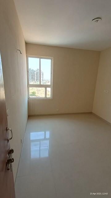 Room in 1 BHK Apartment at Adani Aangan, Sector 89a – for Rent