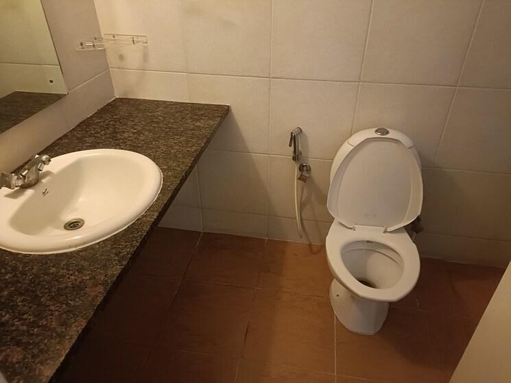 Bathroom, prestige-kensington-gardens 2 Bedroom 1407 Sq.Ft. Apartment In Jalahalli Bangalore 8795748