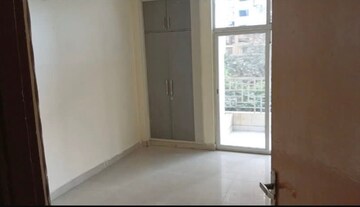 Room in 3 BHK Apartment at Nirala Aspire, Sector 16 Greater Noida – for Rent