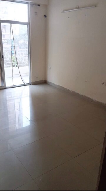 Room in 3 BHK Apartment at Nirala Aspire, Sector 16 Greater Noida – for Rent