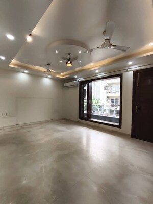 Room in 4 BHK Apartment at Paras Quartier, Gwal Pahari – for Sale