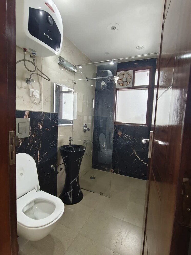 Master Bedroom, paras-quartier 4 Bedroom 5350 Sq.Ft. Apartment In Gwal Pahari Gurgaon 8795750