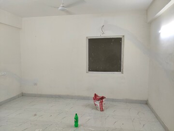 Room in 2 BHK Apartment at Pivotal Paradise, Sector 62 – for Rent