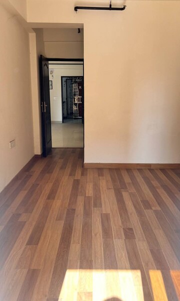 Room in 2.5 BHK Apartment at Aims Greens Avenue, Sector 4 Greater Noida – for Sale