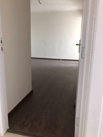 Room in 3 BHK Apartment at Pareena Express Heights, Sector 99 – for Sale