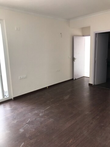 Room in 3 BHK Apartment at Pareena Express Heights, Sector 99 – for Sale