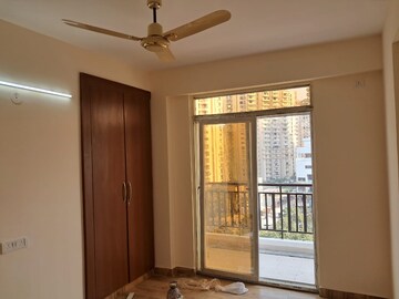 Room in 2 BHK Apartment at Aims Greens Avenue, Sector 4 Greater Noida – for Sale