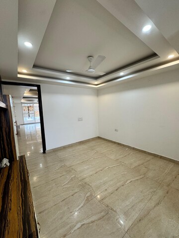 Room in 3 BHK Builder Floor at The Legend One, Sector 57 – for Sale