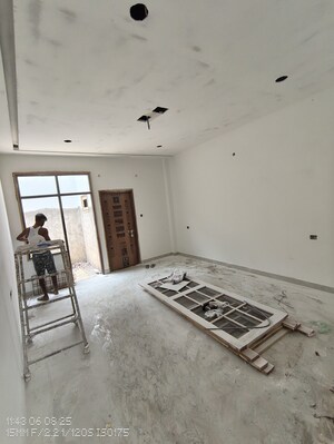 Room in 3 BHK Independent House at Jankipuram – for Sale