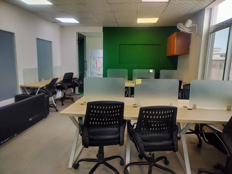 Team Area, arv-park Commercial Office Space in IT/SEZ 800 Sq.Ft. In Sector 63 Noida 8795823