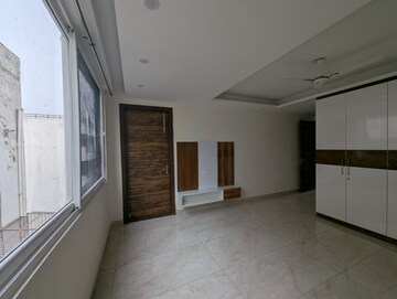 Room in 3 BHK Builder Floor at Kohli One Malibu Town, Sector 47 – for Rent