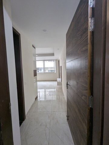 Building Lobby in 3 BHK Builder Floor at Kohli One Malibu Town, Sector 47 – for Rent
