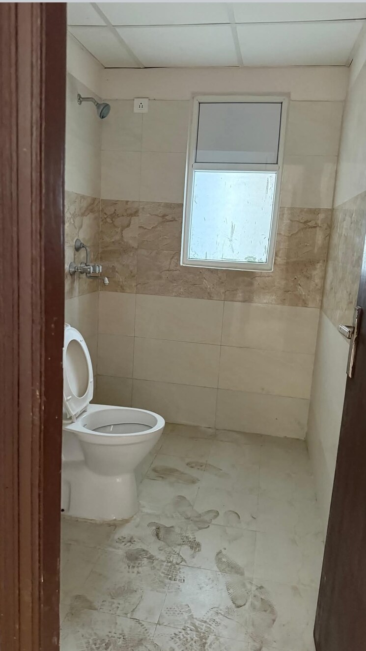 Bathroom, amrapali-golf-homes 3 Bedroom 1425 Sq.Ft. Apartment In Sector 4 Greater Noida Greater Noida 8795832