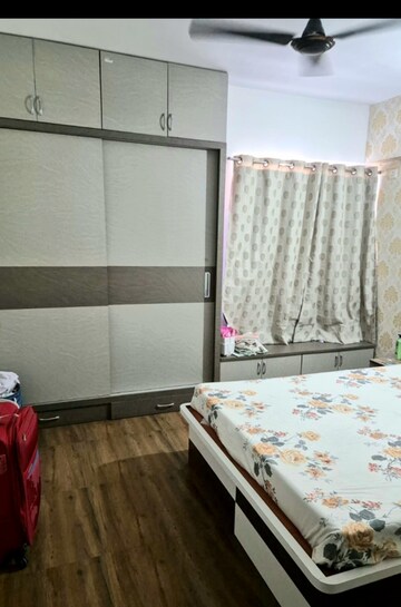 Bedroom in 2 BHK Apartment at Mulund West – for Sale
