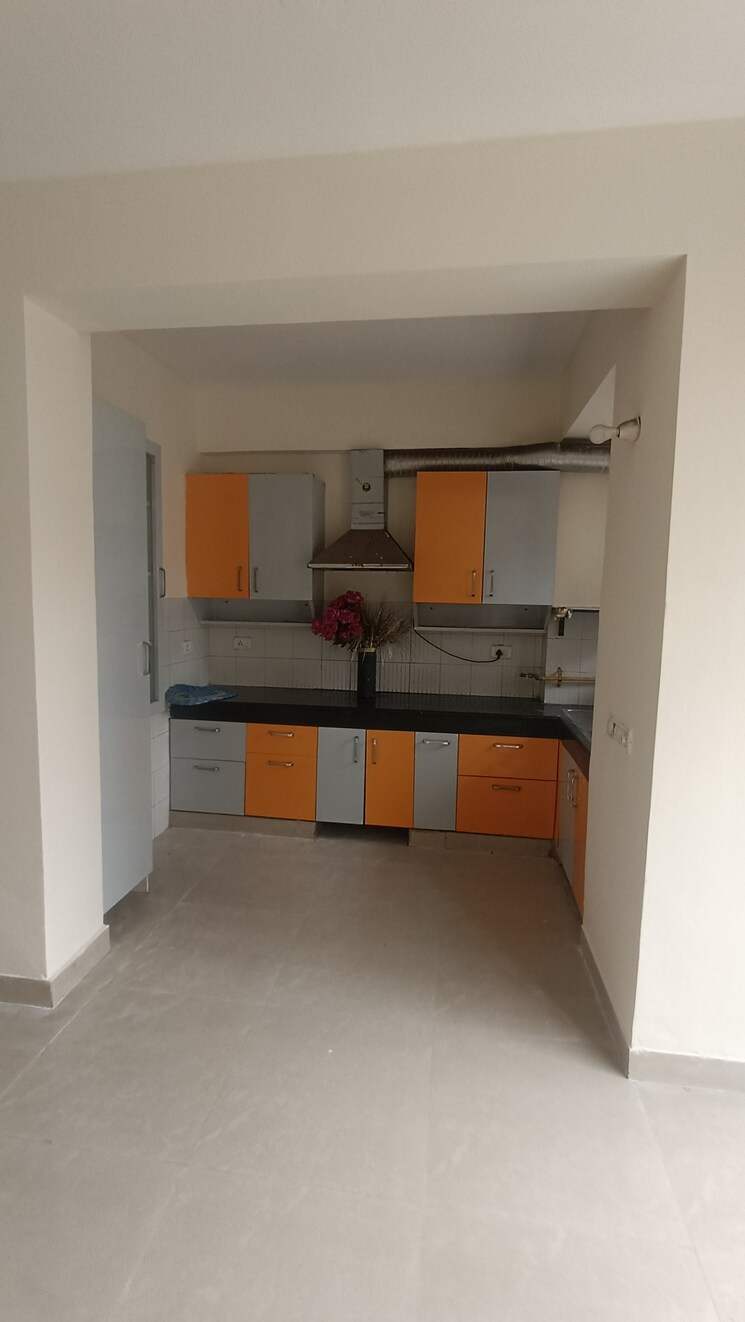 Kitchen, aditya-celebrity-homes 3 Bedroom 1650 Sq.Ft. Apartment In Sector 76 Noida 8795906