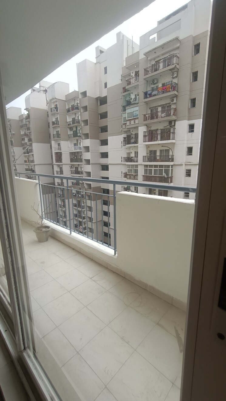 Balcony, aditya-celebrity-homes 3 Bedroom 1650 Sq.Ft. Apartment In Sector 76 Noida 8795906