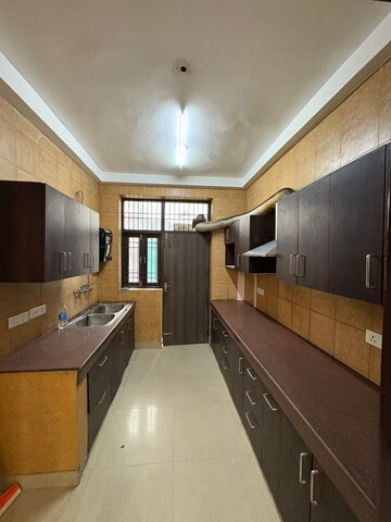 Kitchen in 4 BHK Apartment at Settlers India, Sector 57 – for Rent