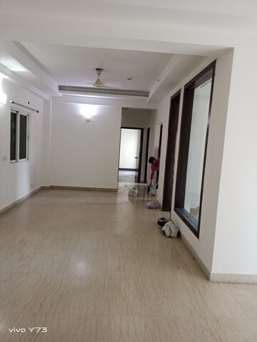 Room in 2.5 BHK Apartment at Unnati Fortune The Aranya, Sector 119 – for Rent