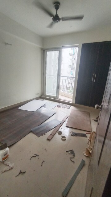 Room in 3 BHK Apartment at Aditya Celebrity Homes, Sector 76 – for Rent
