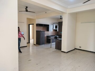 Room in 3.5 BHK Apartment at Prateek Laurel, Sector 120 – for Rent