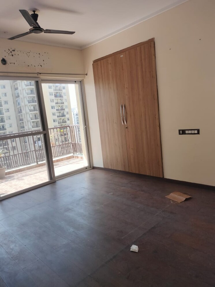 Room, prateek-laurel 3.5 Bedroom 1765 Sq.Ft. Apartment In Sector 120 Noida 8795937