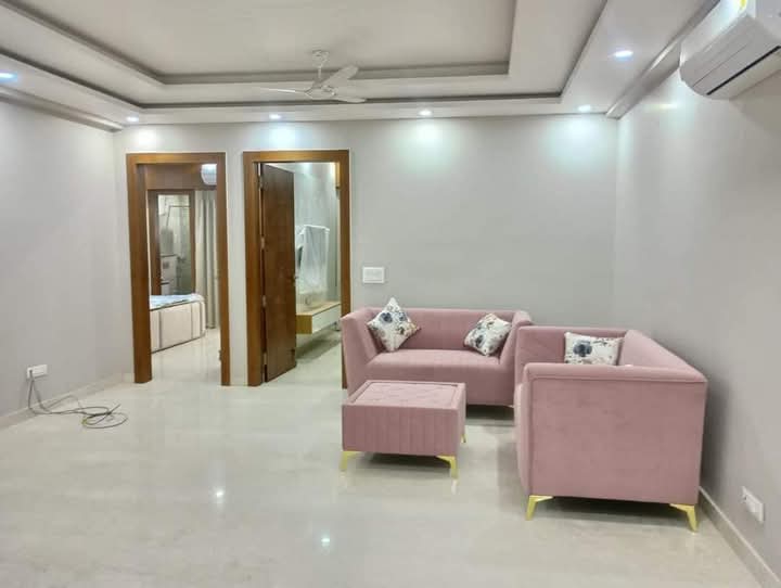 2 BHK Builder Floor For Rent in Saket