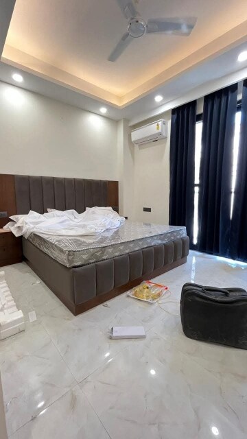 Bedroom in 2 BHK Builder Floor at Saket – for Rent