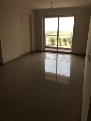 Room in 4 BHK Apartment at Pareena Express Heights, Sector 99 – for Sale