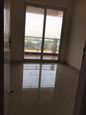 Room in 4 BHK Apartment at Pareena Express Heights, Sector 99 – for Sale